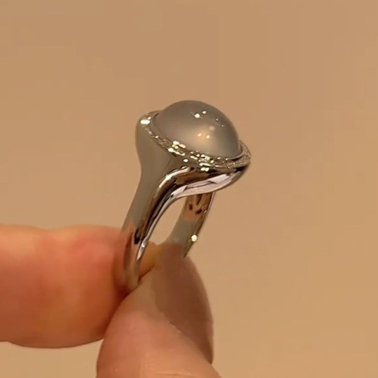 White Moonlight Oval Ring Women's Simple Exquisite High-end Fashion