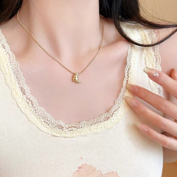 Titanium Steel Necklace Female Niche Design Hot Girl Short Pearl